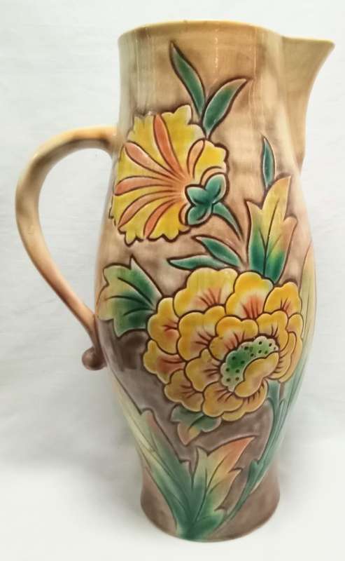 Magnificent vintage Dovedale Falcon ware Jug/Vase