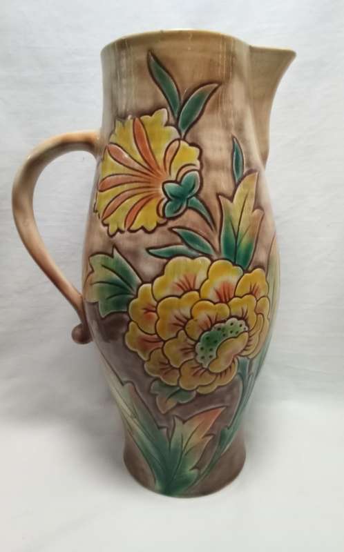 Magnificent vintage Dovedale Falcon ware Jug/Vase