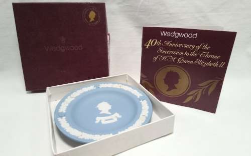 Beautiful Wedgwood Jasperware 40th anniversary dish