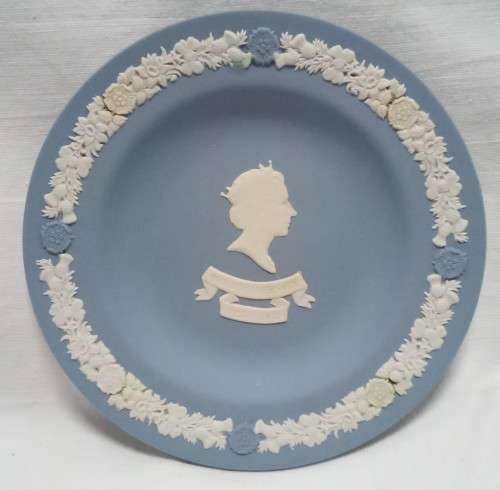 Beautiful Wedgwood Jasperware 40th anniversary dish