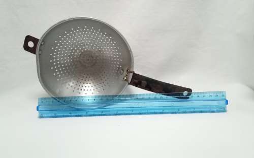 Cute Vintage aluminium colander/sieve
