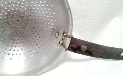 Cute Vintage aluminium colander/sieve