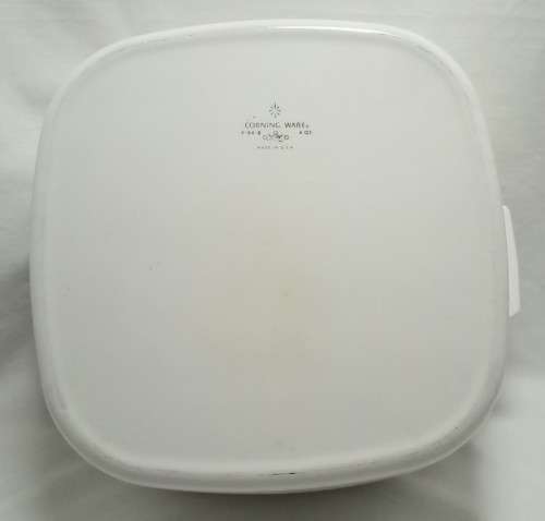 Very large Vintage Corning ware P-84-B, 4 quart lidded dish