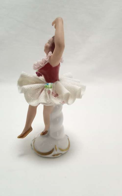 Lovely vintage little Dresden Ballerina (damaged)