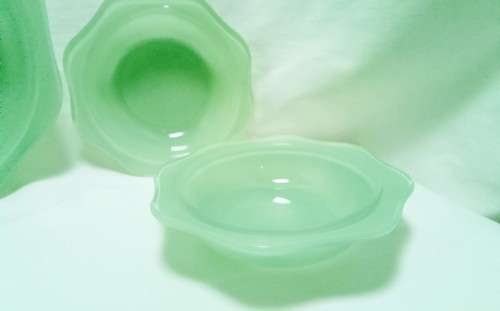 Beautiful Vintage Pyrex dessert `set`