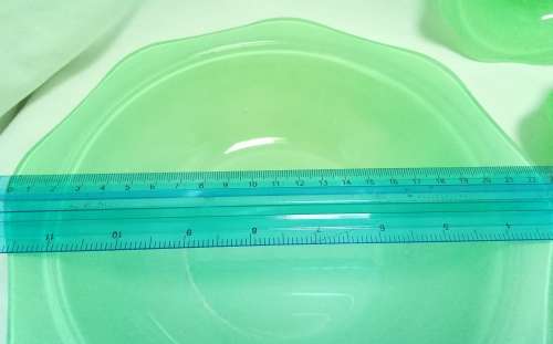 Beautiful Vintage Pyrex dessert `set`