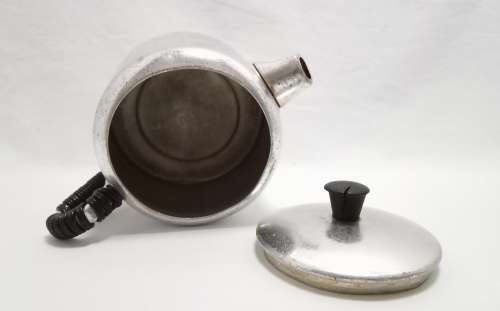 Pretty vintage Towerbrite small kettle