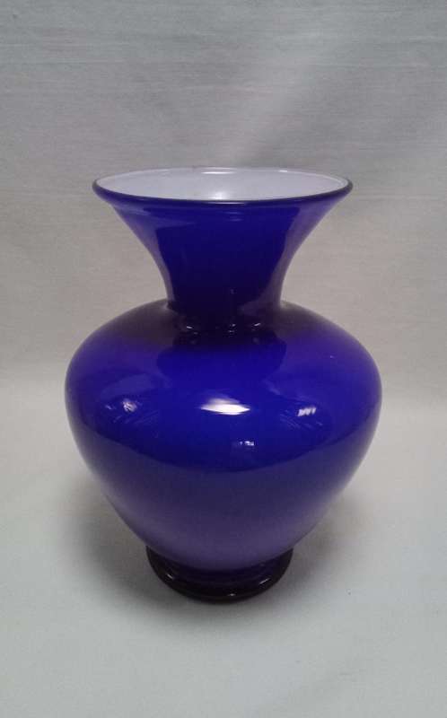 Vintage Balboa blue glass vase