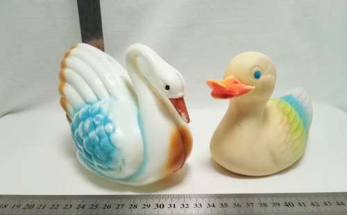 Cutest Two Vintage bath toys
