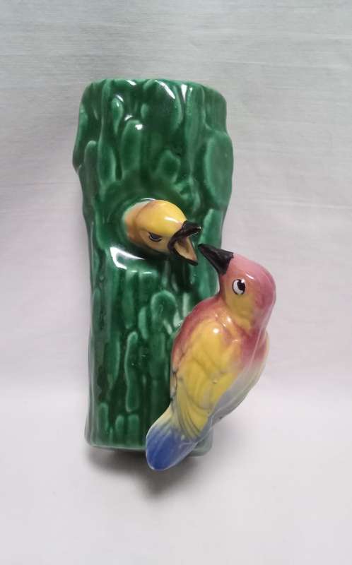 Beautiful vintage Lucia ware birdie wall pocket vase