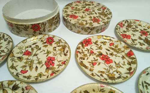 Pretty Vintage 6 piece coaster set in good condition