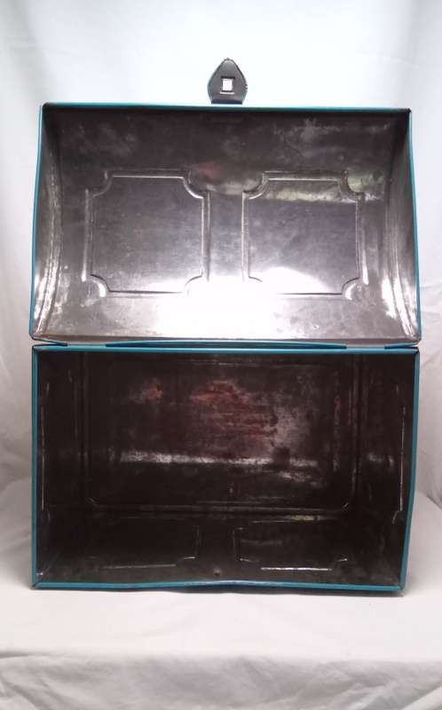 Beautiful chest shaped biscuit tin