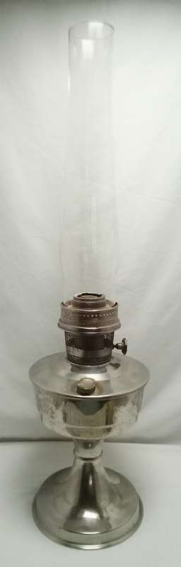 Vintage Alladin lamp with glass chimney