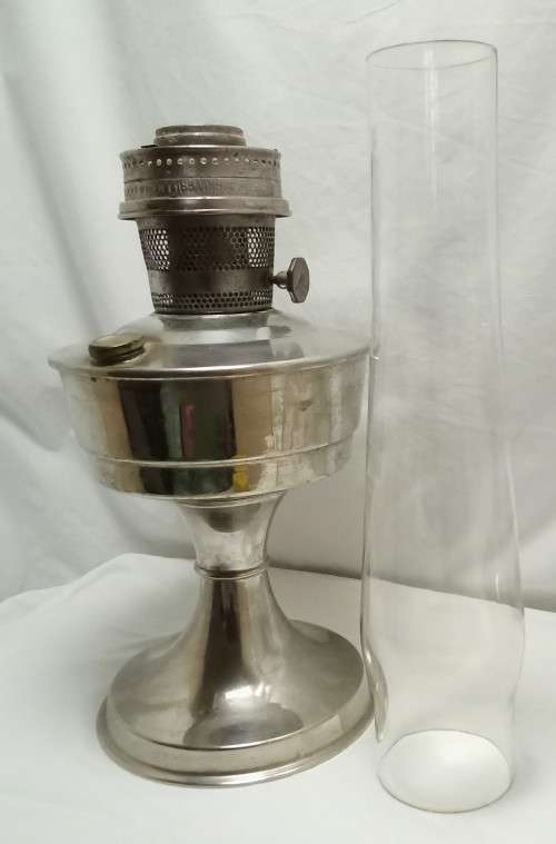 Vintage Alladin lamp with glass chimney