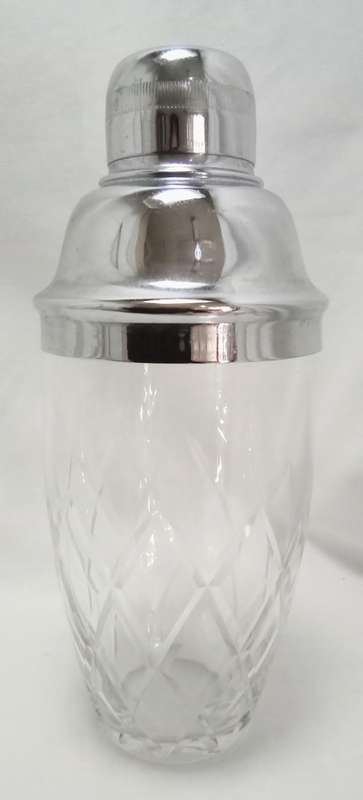 Stunning Yarai cut glass cobbler shaker