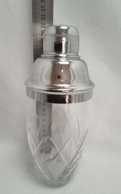 Stunning Yarai cut glass cobbler shaker