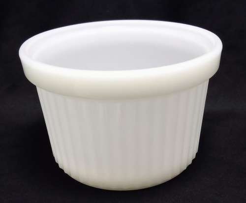Vintage Anchor Hocking 500ml milk glass bowl