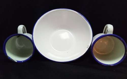 Vintage enamel bowl with lid & two small cups