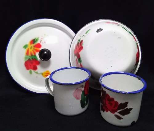 Vintage enamel bowl with lid & two small cups