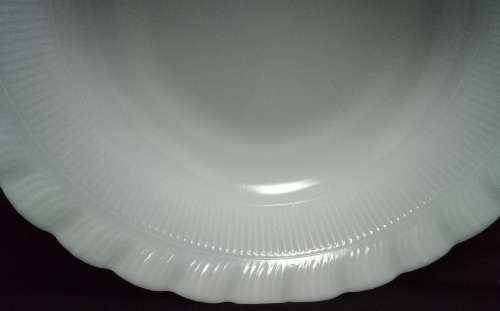 Beautiful vintage milk glass bowl