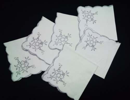 Set of six vintage serviettes