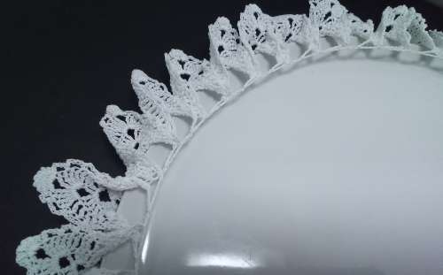 Extraordinary `plate doily`