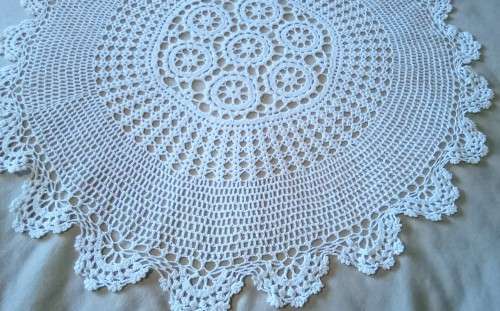 What a beauty! Large vintage doily/small table cloth