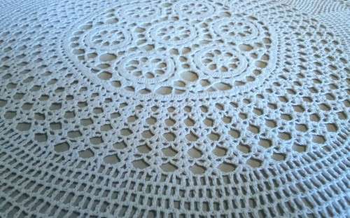 What a beauty! Large vintage doily/small table cloth