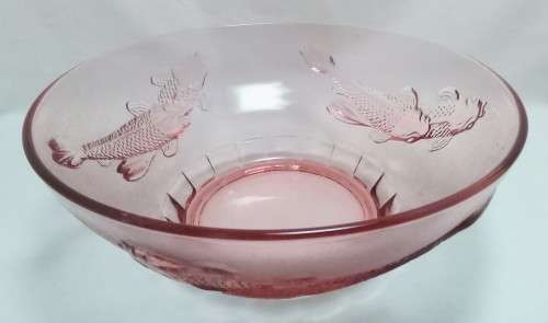Beautiful vintage Indonesian pink glass bowl with koi fish