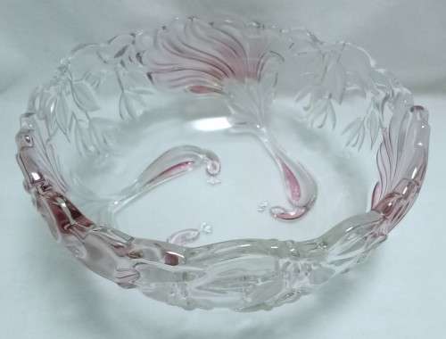 Stunning heavy vintage crystal glass bowl with beautiful pink design 2