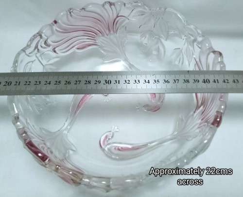 Stunning heavy vintage crystal glass bowl with beautiful pink design 2