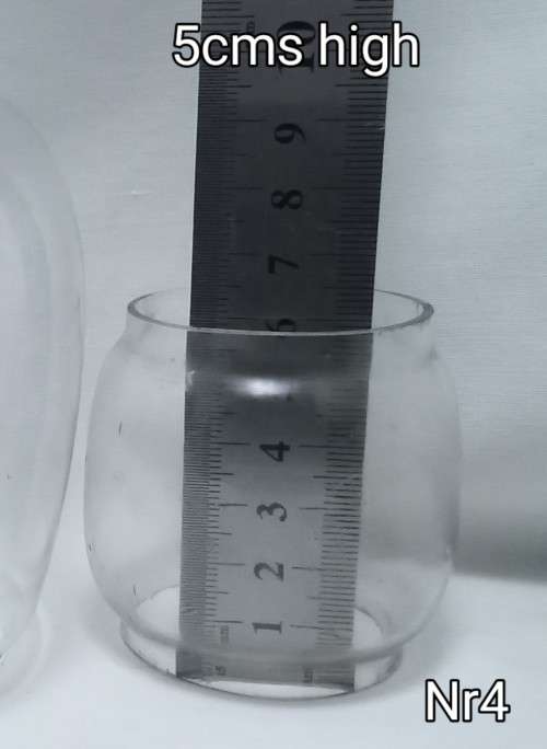 Lot of vintage lantern globes