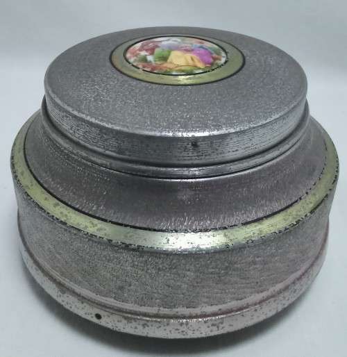 Stunning vintage musical powder box