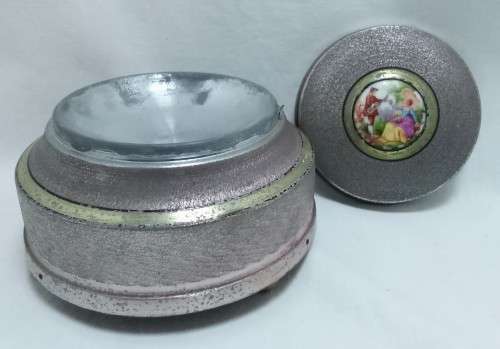 Stunning vintage musical powder box