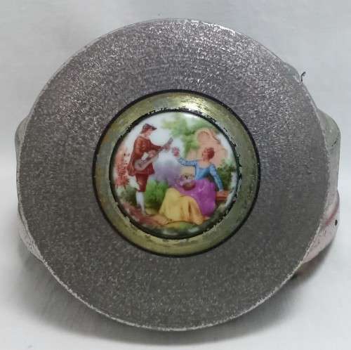 Stunning vintage musical powder box