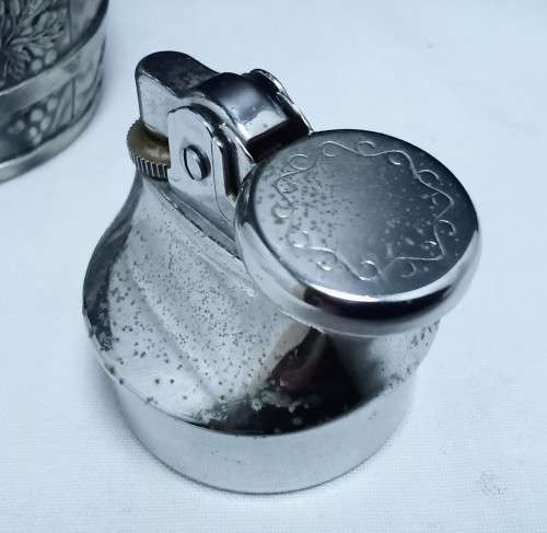 Vintage metal table top lighter