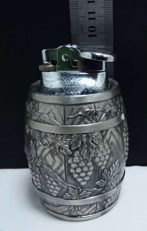 Vintage metal table top lighter