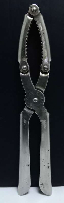 Vintage Nutbrown nut cracker - Made in England