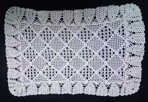 Lovely vintage crocheted tray cloth