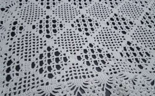 Lovely vintage crocheted tray cloth