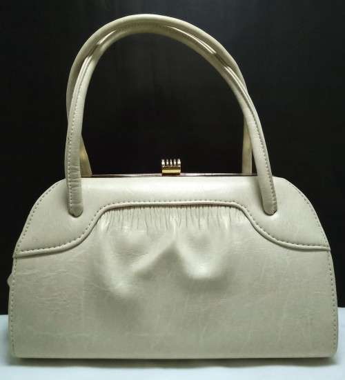 Gorgeous beige vintage handbag