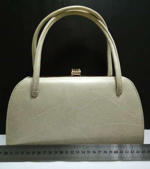 Gorgeous beige vintage handbag