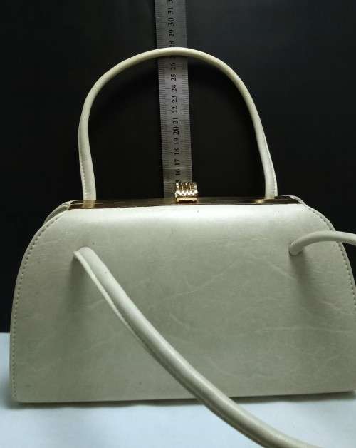 Gorgeous beige vintage handbag