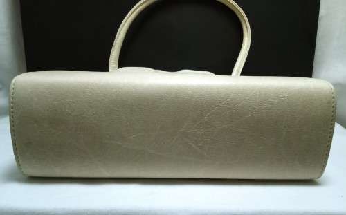 Gorgeous beige vintage handbag