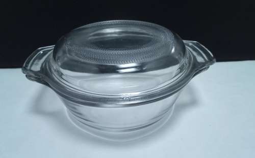 Lovely little vintage Anchor Hocking casserole dish