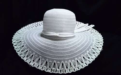 Beautiful vintage White hat