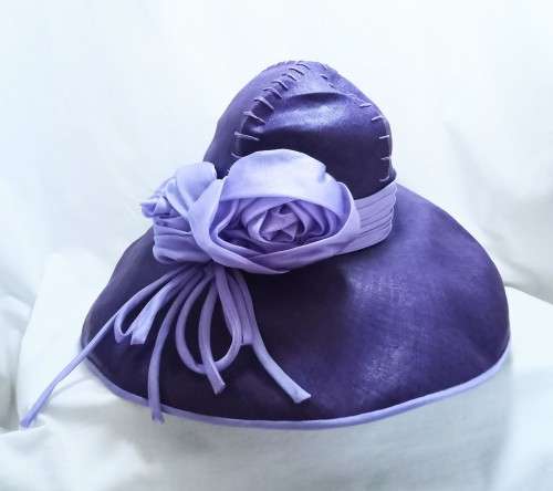 Beautiful vintage purple hat