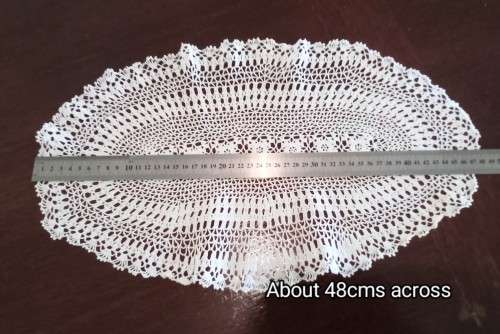 Lovely vintage crocheted doily - 48cm across