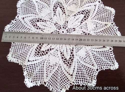 Exquisite vintage crocheted doily  - 30cms across