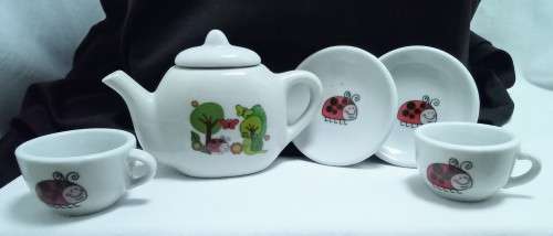 Very cute vintage miniature Ladybird teaset